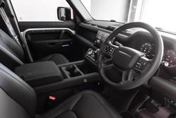 2025 Land Rover Defender 110 D350 X-Dynamic SE