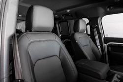 2025 Land Rover Defender 110 D350 X-Dynamic SE