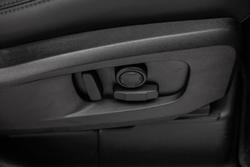 2025 Land Rover Defender 110 D350 X-Dynamic SE