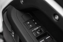 2025 Land Rover Defender 110 D350 X-Dynamic SE