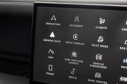 2025 Land Rover Defender 110 D350 X-Dynamic SE