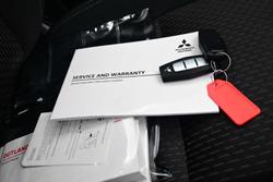 2024 Mitsubishi Outlander ES