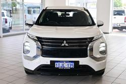 2024 Mitsubishi Outlander ES