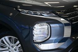 2024 Mitsubishi Outlander ES