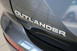 2024 Mitsubishi Outlander ES