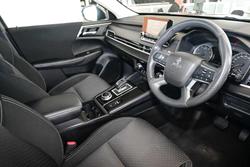 2024 Mitsubishi Outlander ES