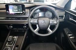 2024 Mitsubishi Outlander ES