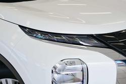 2024 Mitsubishi Outlander ES