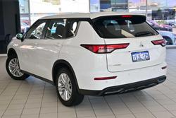 2024 Mitsubishi Outlander ES