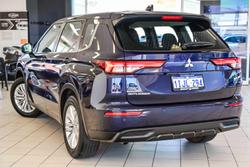 2024 Mitsubishi Outlander ES