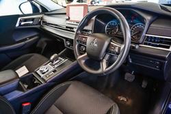 2024 Mitsubishi Outlander ES