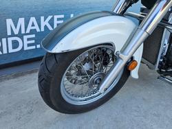 2011 Suzuki VL800T (BOULEVARD C50T) White