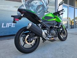 2022 Kawasaki Z400 Green