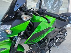 2022 Kawasaki Z400 Green