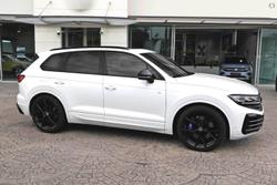 2025 Volkswagen Touareg R