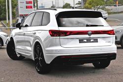 2025 Volkswagen Touareg R