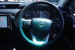 2023 Toyota Hilux SR