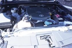 2023 Toyota Hilux SR