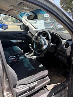 2020 Nissan Navara ST-X