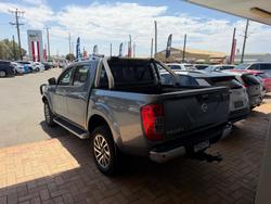2020 Nissan Navara ST-X