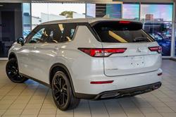 2023 Mitsubishi Outlander LS Black Edition