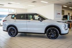 2023 Mitsubishi Outlander LS Black Edition