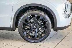 2023 Mitsubishi Outlander LS Black Edition