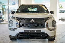 2023 Mitsubishi Outlander LS Black Edition