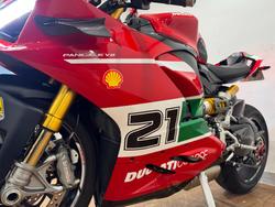 2023 Ducati PANIGALE V2 RED