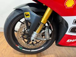 2023 Ducati PANIGALE V2 RED