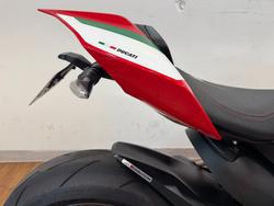 2023 Ducati PANIGALE V2 RED
