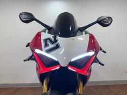 2023 Ducati PANIGALE V2 RED