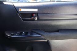 2022 Toyota Hilux SR