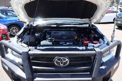 2022 Toyota Hilux SR