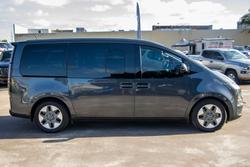 2021 Hyundai STARIA Highlander