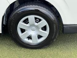 2017 Toyota Hiace Commuter