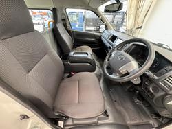 2017 Toyota Hiace Commuter