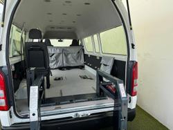 2017 Toyota Hiace Commuter