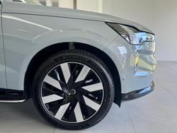 2025 Volvo EX90 Plus Twin Motor