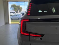 2025 Volvo EX90 Plus Twin Motor