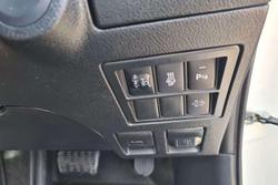 2025 Toyota Hilux SR