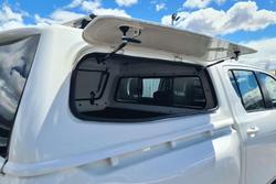 2025 Toyota Hilux SR