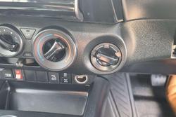 2025 Toyota Hilux SR