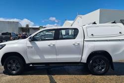 2025 Toyota Hilux SR