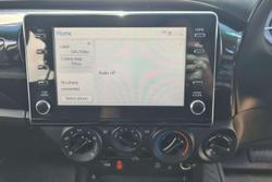 2025 Toyota Hilux SR