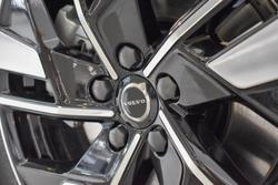 2025 Volvo XC60 Plus B5 Bright