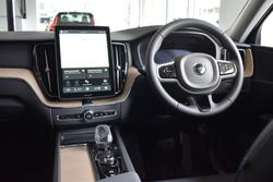 2025 Volvo XC60 Plus B5 Bright