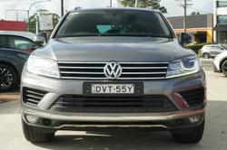 2017 Volkswagen Touareg Monochrome