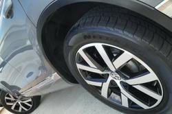 2017 Volkswagen Touareg Monochrome