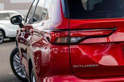 2022 Mitsubishi Outlander LS